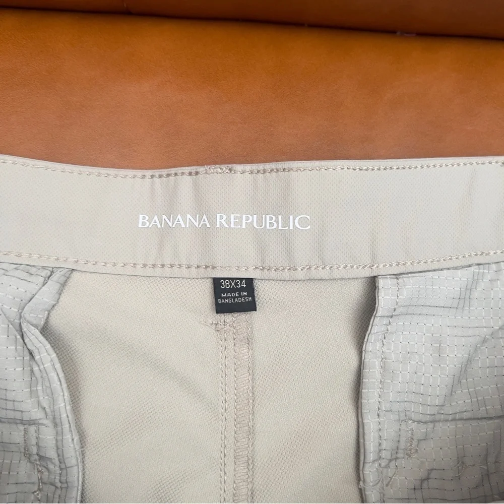 Banana Republic Men’s 38W/32L Gray Flat Front Golf Pants Lightweight Relaxed Fit